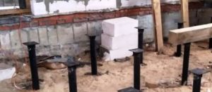 пол в доме на винтовых сваях